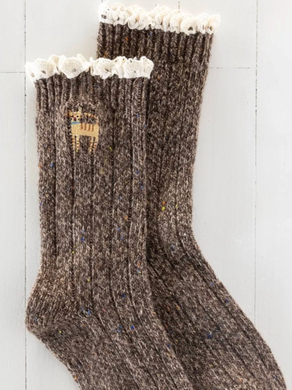 NATURAL LIFE: CAT EMBROIDERED SOCKS